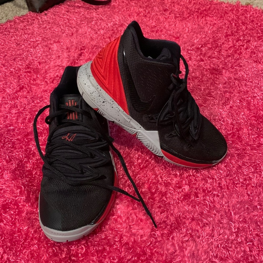 Nike Kyrie Irving 5s Bred 6.5